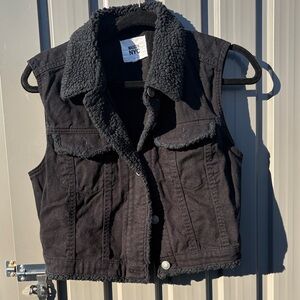 Women's Black Sherpa-Lined Vest